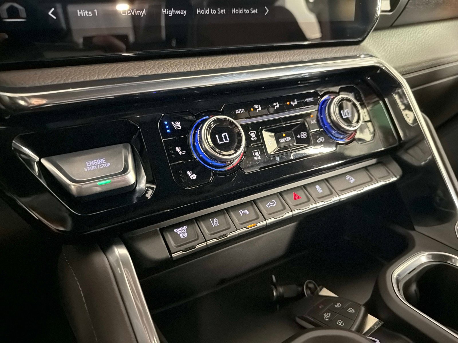 Used 2025 GMC Sierra 2500 Denali w/ Denali Reserve Package image 43