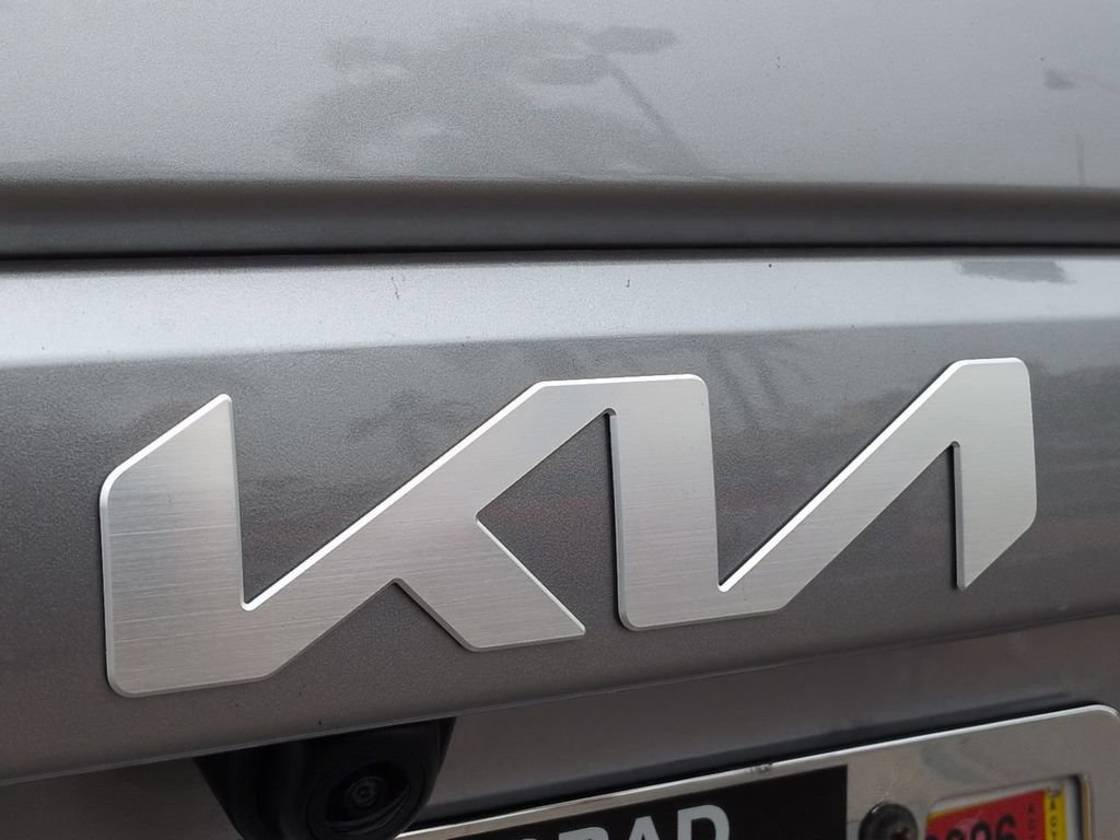 Certified 2023 Kia Niro Wind FWD image 32