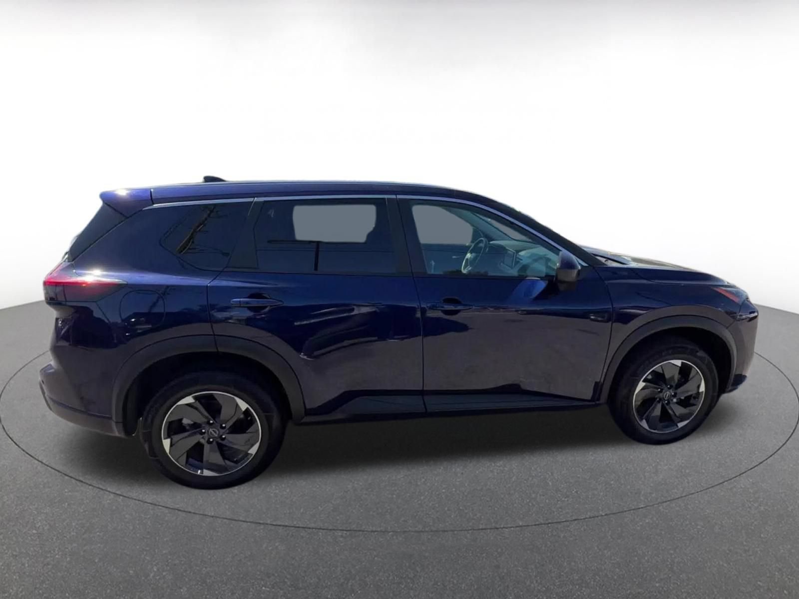 Used 2025 Nissan Rogue SV AWD/4WD image 16