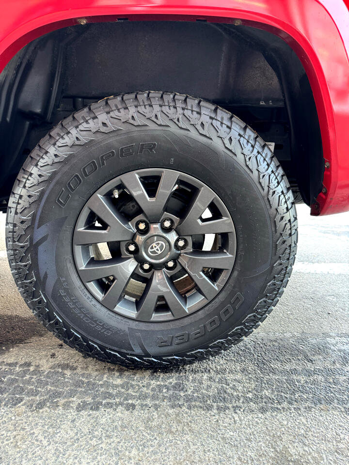 Used 2020 Toyota Tacoma SR5 image 18