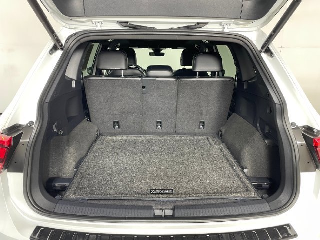 Used 2024 Volkswagen Tiguan SEL R-Line AWD/4WD image 20