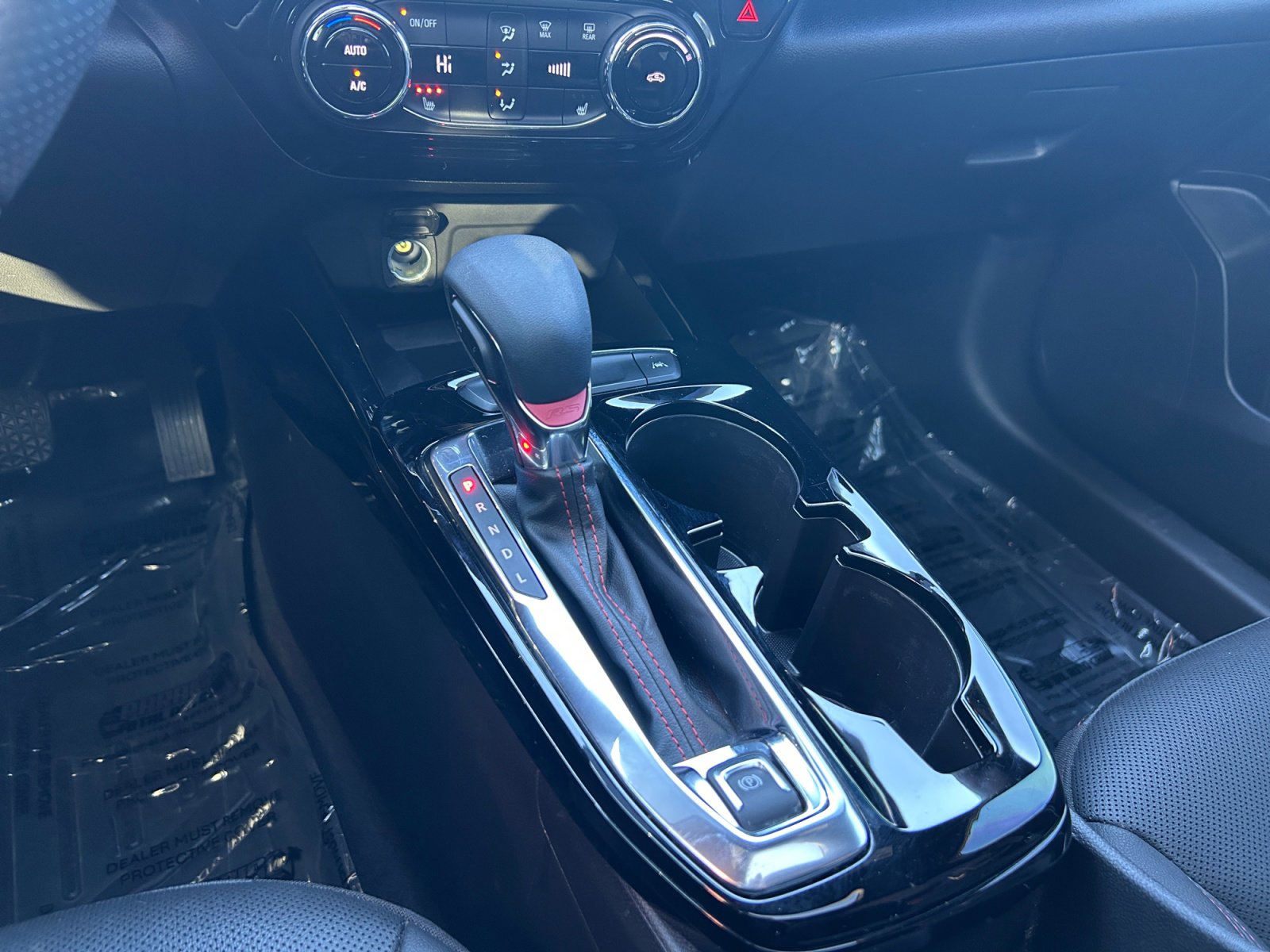 Used 2025 Chevrolet Trax RS w/ Sunroof Package image 21