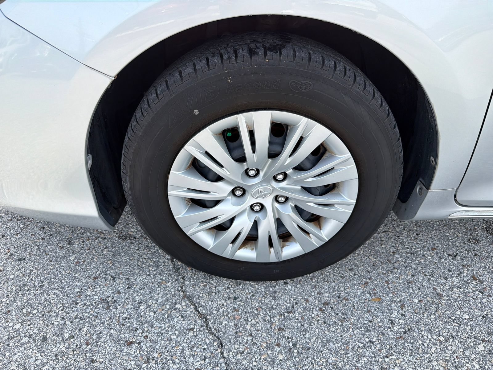 Used 2014 Toyota Camry LE FWD image 11