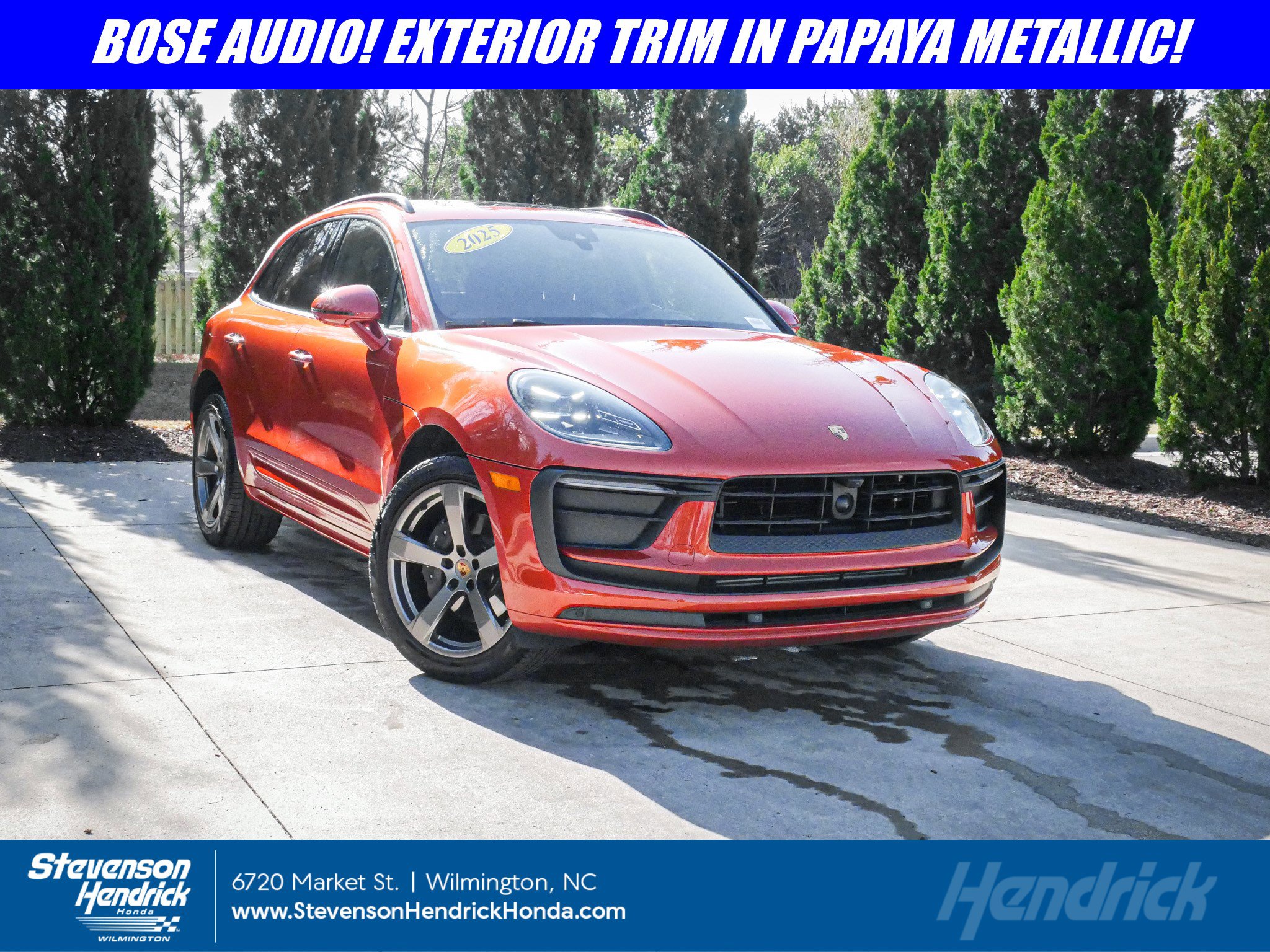 Used 2025 Porsche Macan AWD/4WD image 1