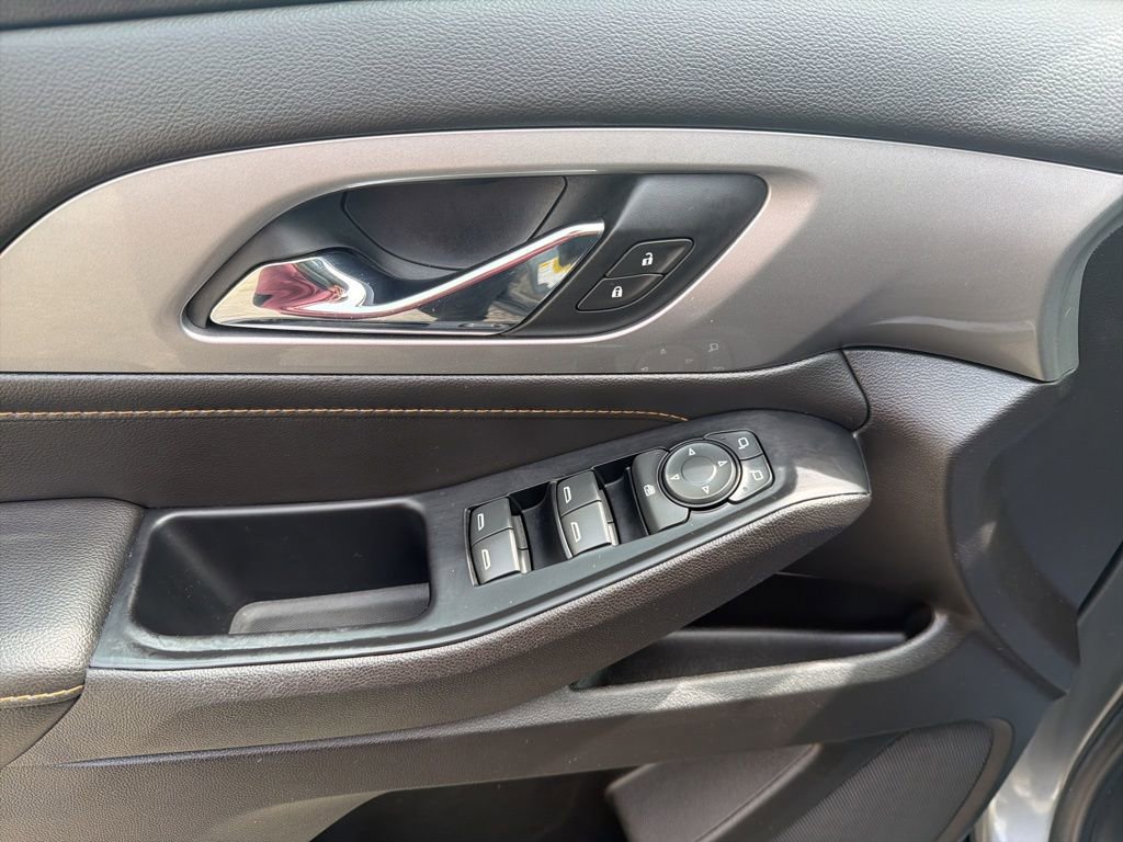 Used 2019 Chevrolet Traverse LS AWD/4WD image 12