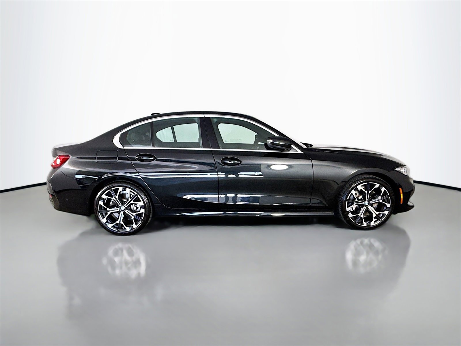 Used 2025 BMW 330i Sedan w/ Convenience Package image 8