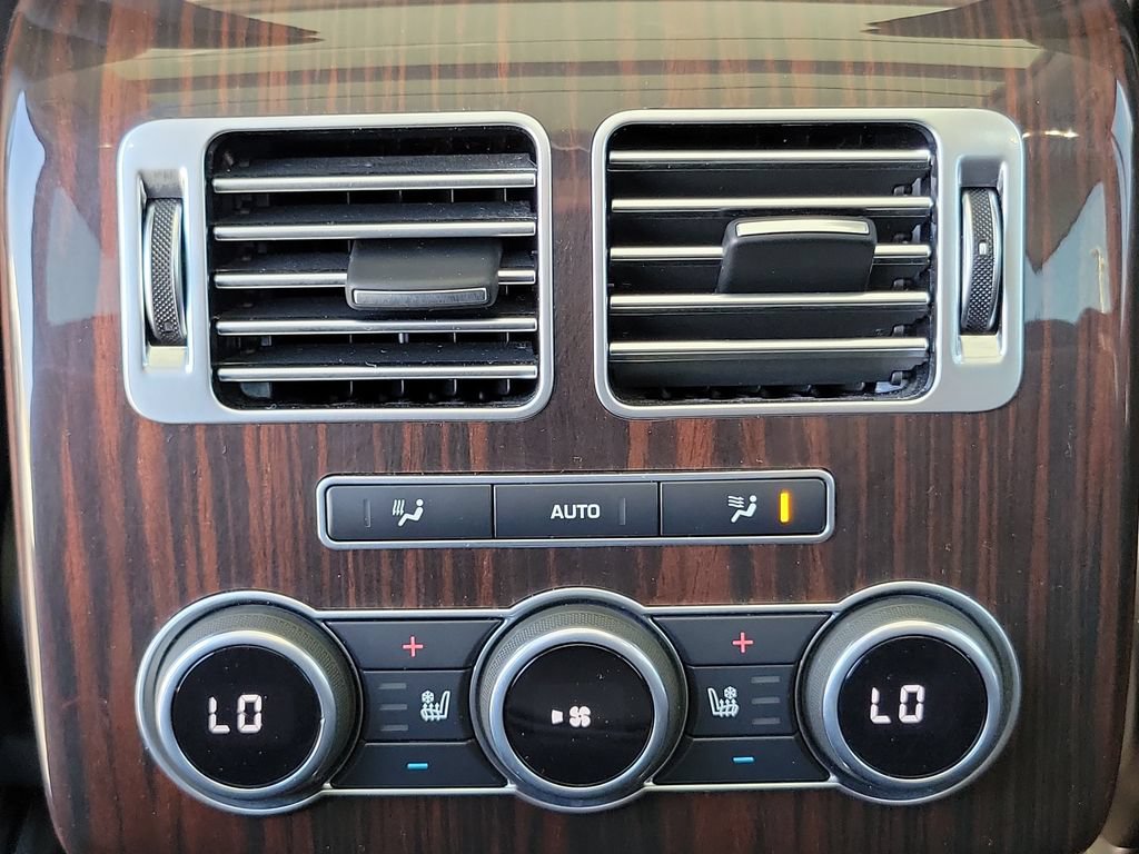 Used 2016 Land Rover Range Rover Supercharged AWD/4WD image 12
