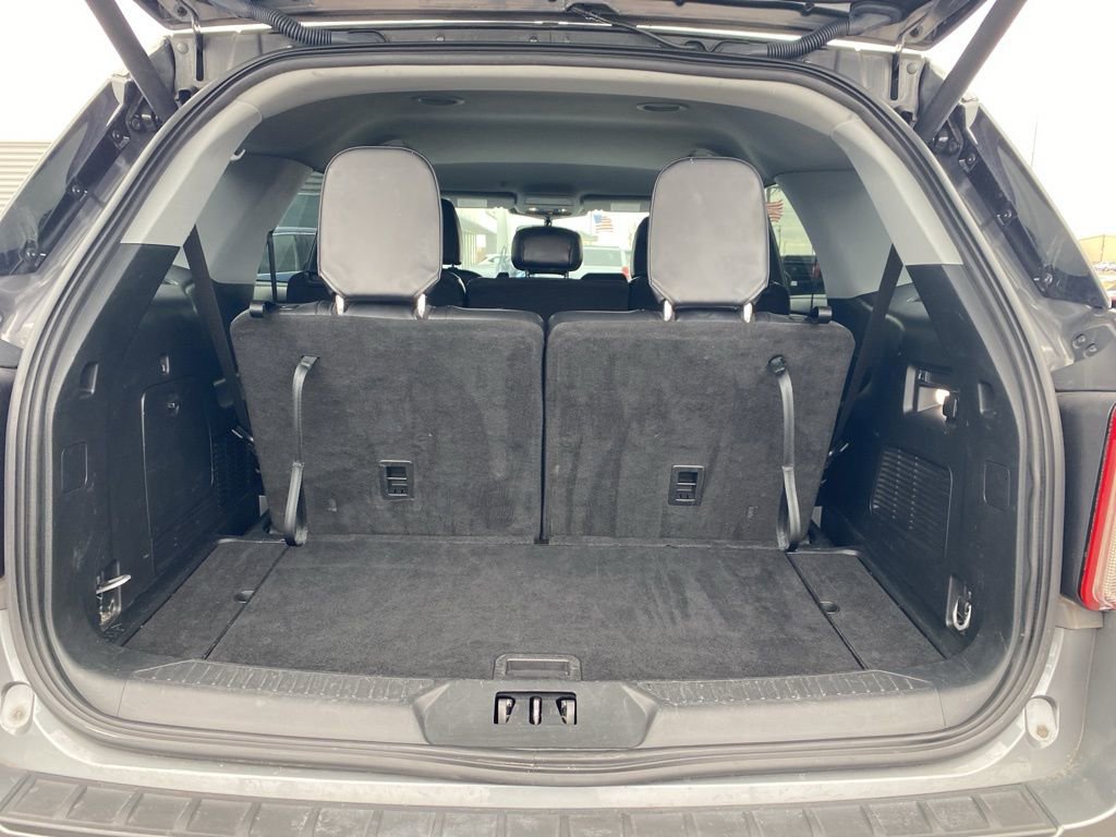 Certified 2023 Ford Explorer XLT w/ Equipment Group 202A image 8