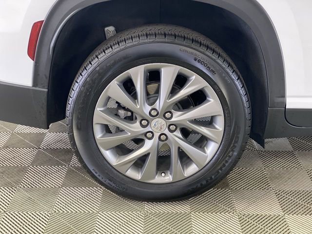 Used 2025 Buick Enclave Preferred AWD/4WD image 39