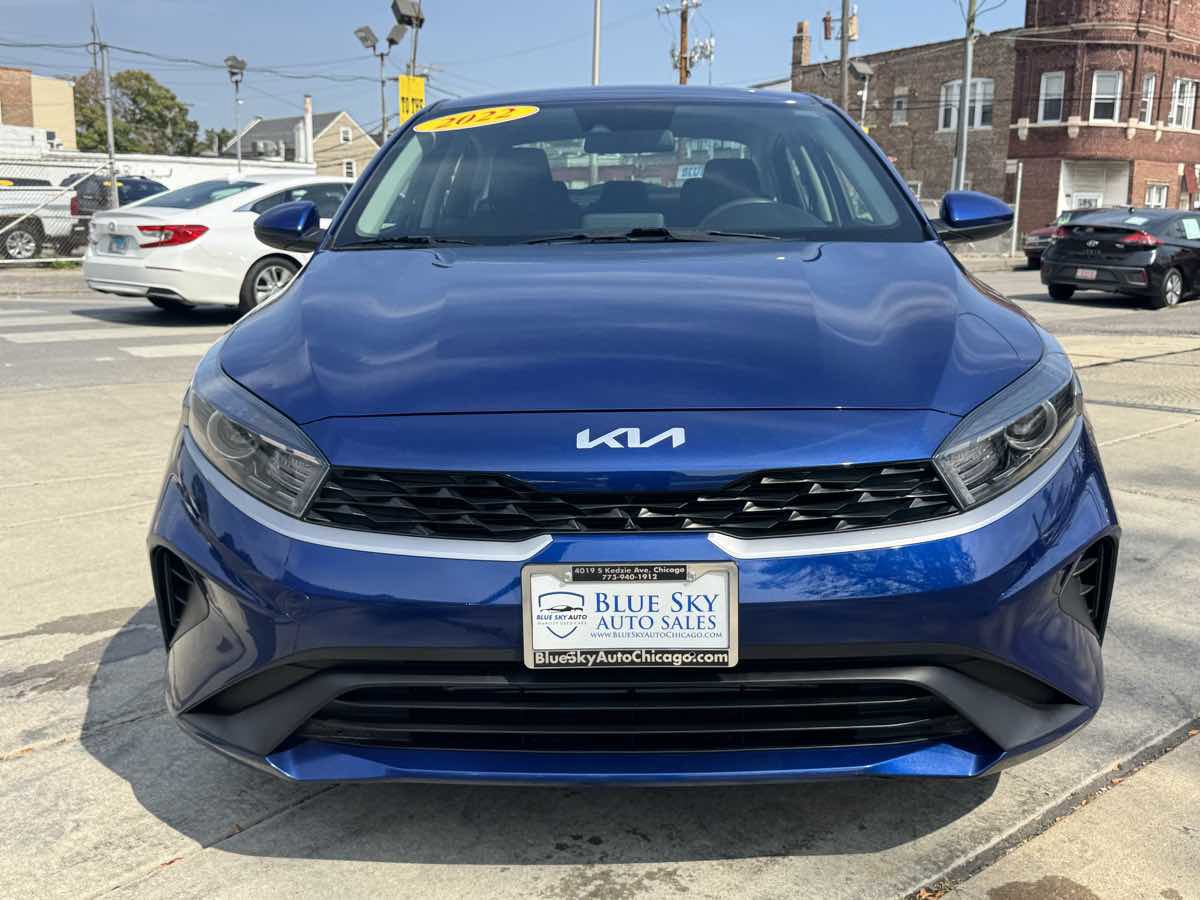 Used 2022 Kia Forte LXS image 2