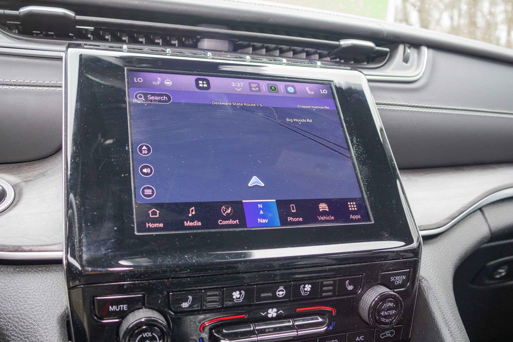 Used 2022 Jeep Grand Cherokee Overland w/ Luxury Tech Group IV image 22