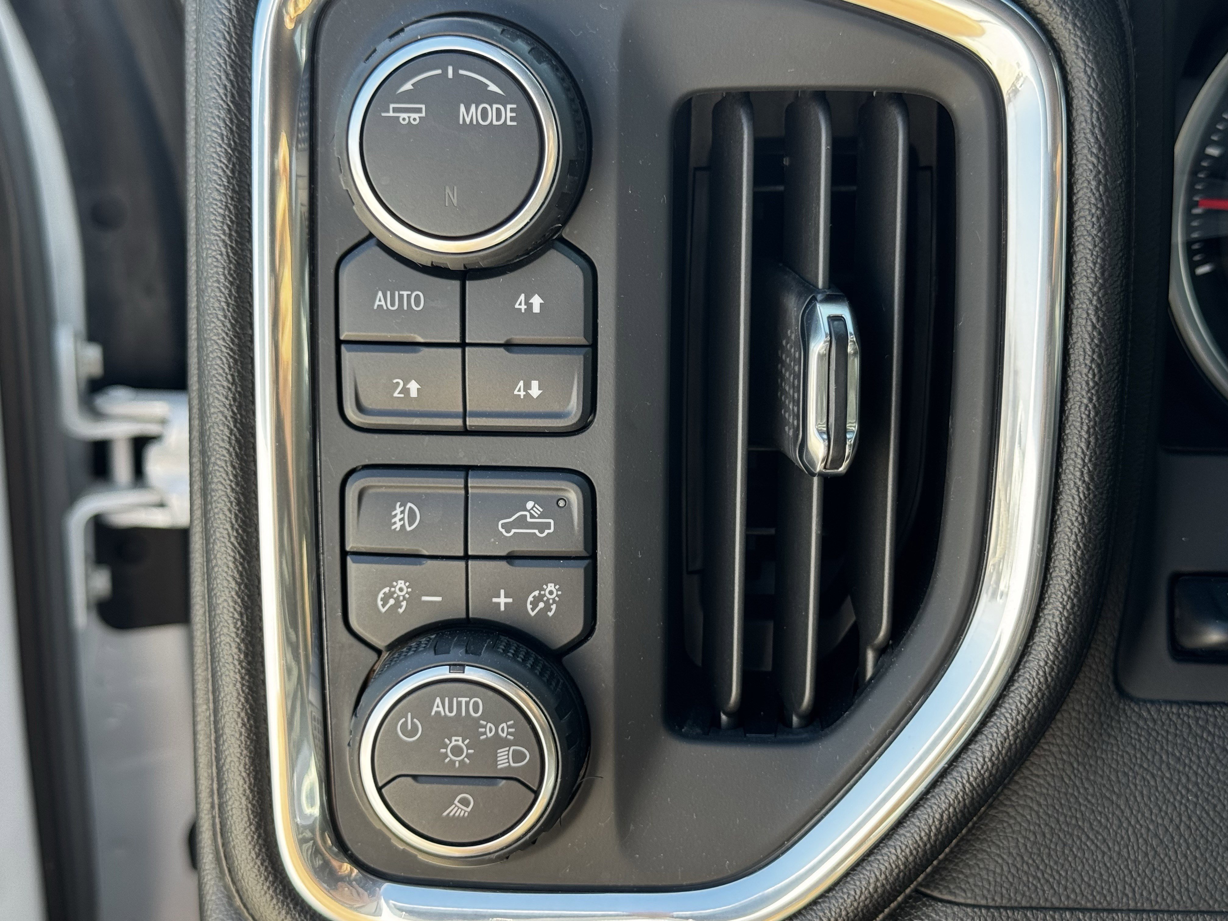 Used 2023 Chevrolet Silverado 2500 High Country image 26