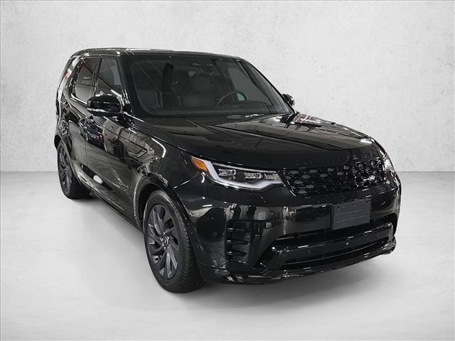Used 2024 Land Rover Discovery Dynamic SE AWD/4WD image 3