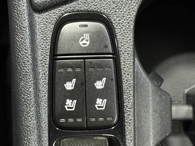 Used 2019 Kia Niro Touring FWD image 6