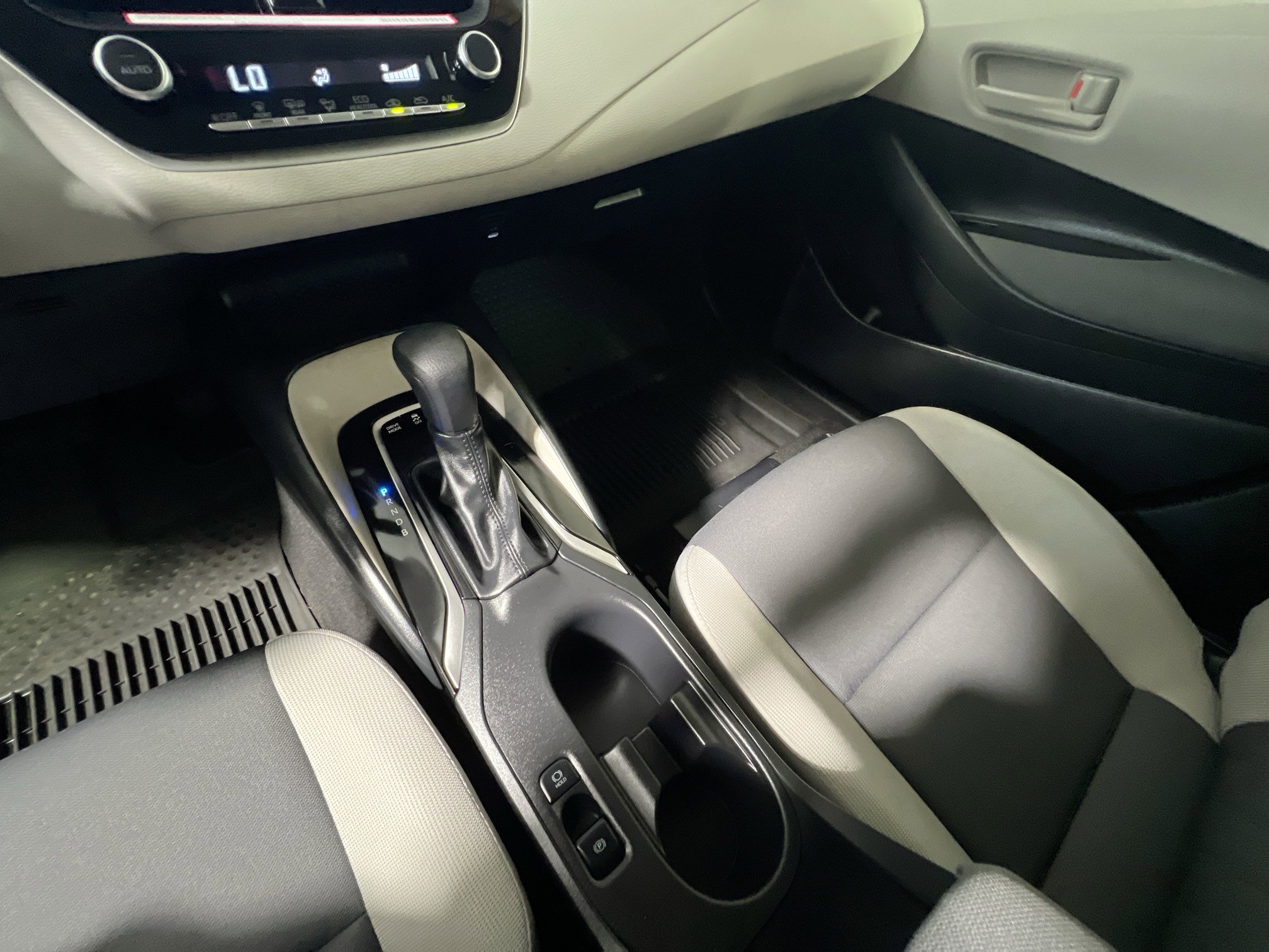 Used 2025 Toyota Corolla LE w/ Convenience Package FWD image 26