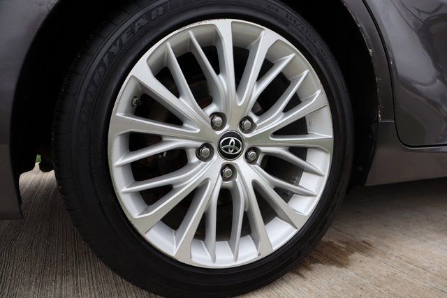 Used 2018 Toyota Camry XLE image 31