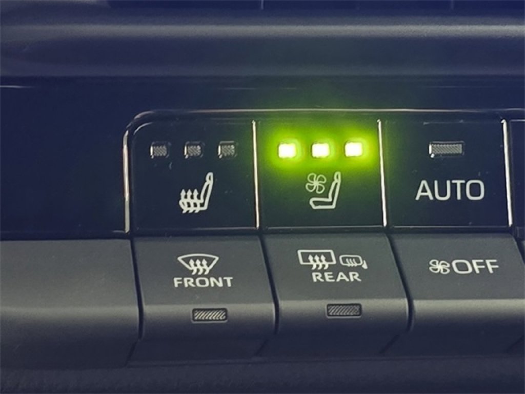 New 2025 Toyota Crown Signia image 8