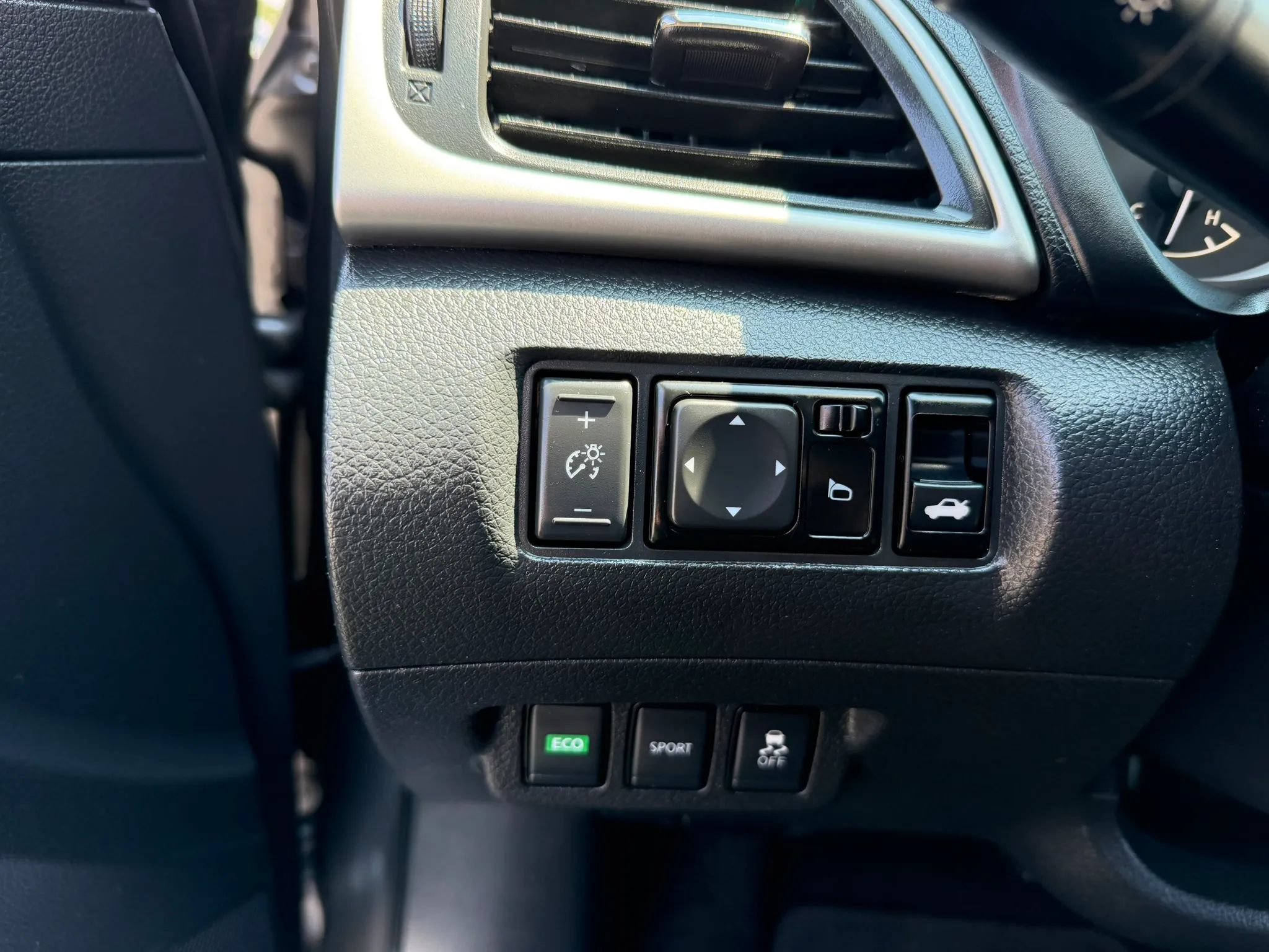 Used 2017 Nissan Sentra SV FWD image 13