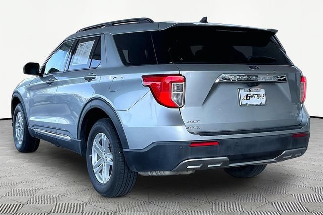 Used 2023 Ford Explorer XLT w/ Equipment Group 202A AWD/4WD image 4