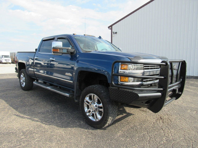 Used 2016 Chevrolet Silverado 2500 High Country w/ Duramax Plus Package AWD/4WD image 9