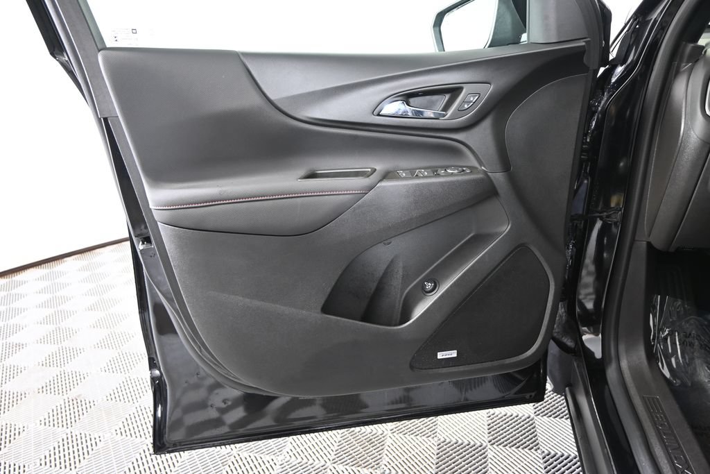 Used 2024 Chevrolet Equinox RS w/ RS Leather Package AWD/4WD image 18
