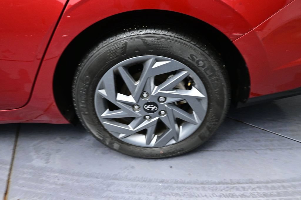 Used 2024 Hyundai Elantra SEL FWD image 14