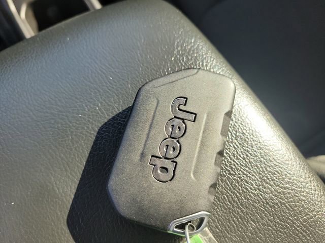 Used 2023 Jeep Gladiator Willys image 33
