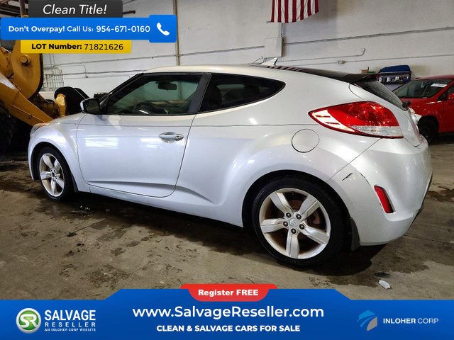 Used 2015 Hyundai Veloster FWD image 3