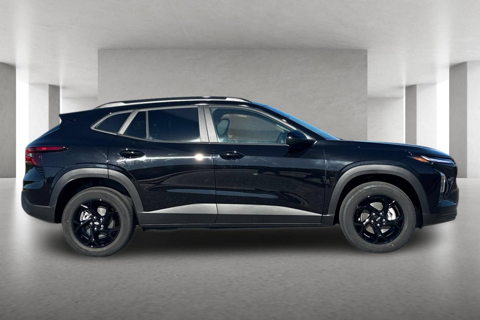 New 2026 Chevrolet Trax LT w/ Driver Confidence Package FWD image 3
