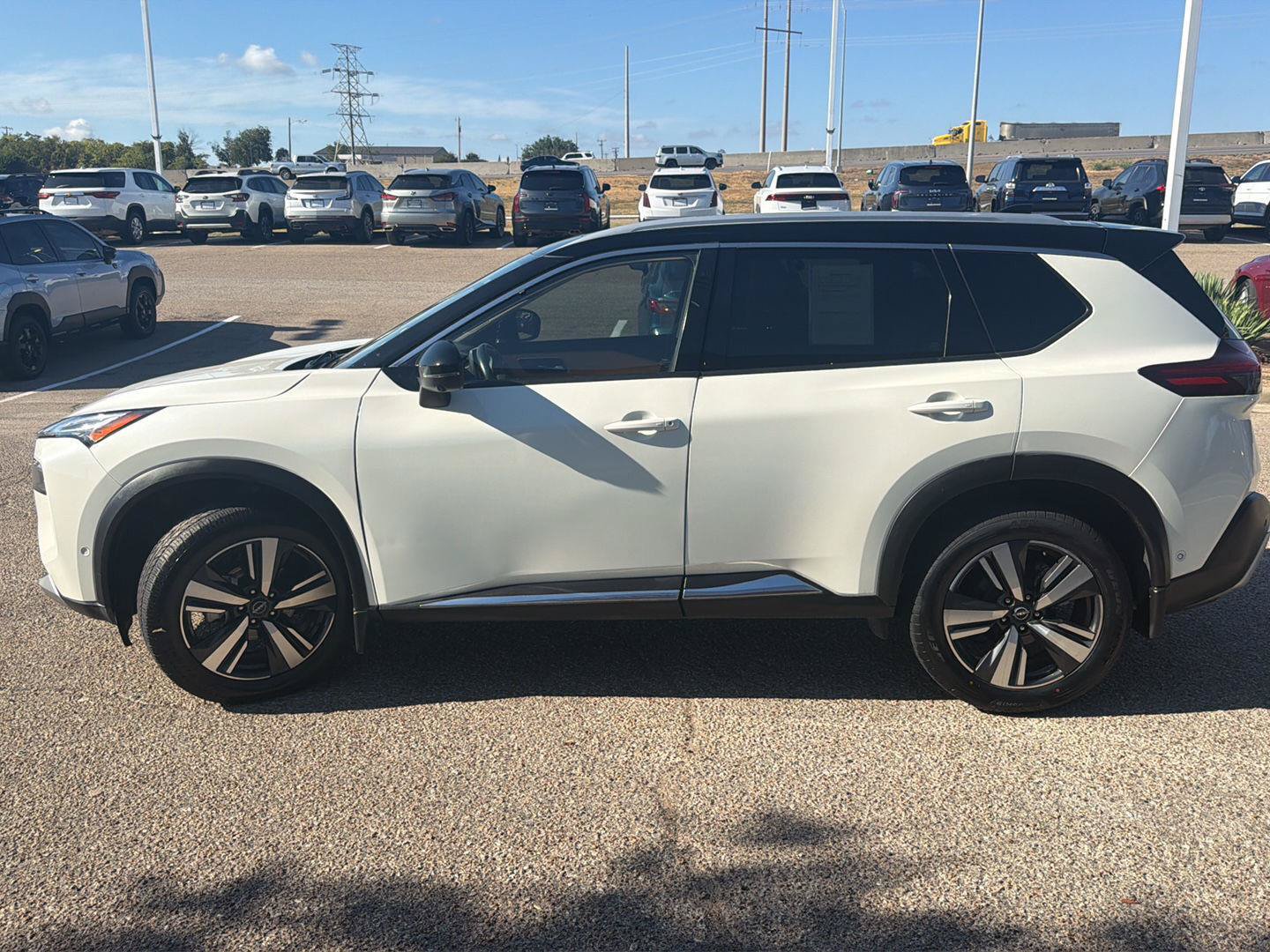 Used 2022 Nissan Rogue Platinum w/ Head-Up Display Package FWD image 6