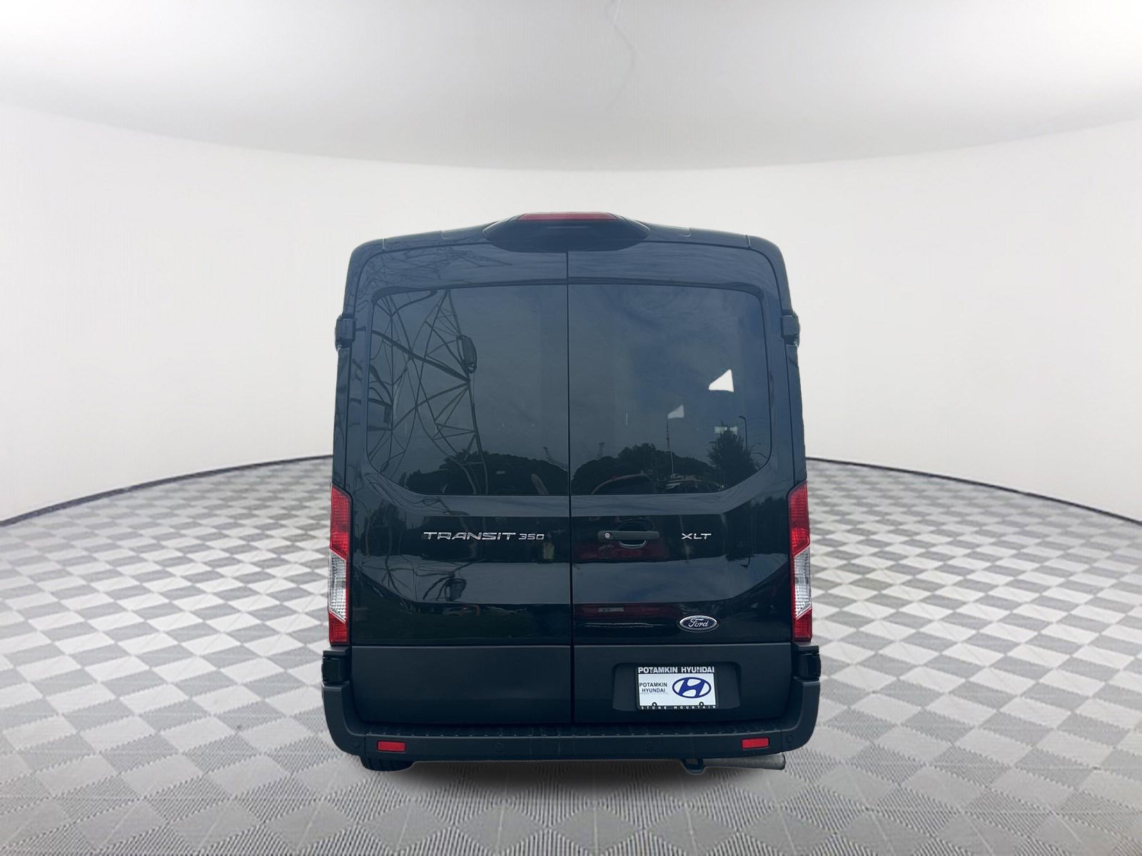 Used 2023 Ford Transit 350 XLT RWD image 6