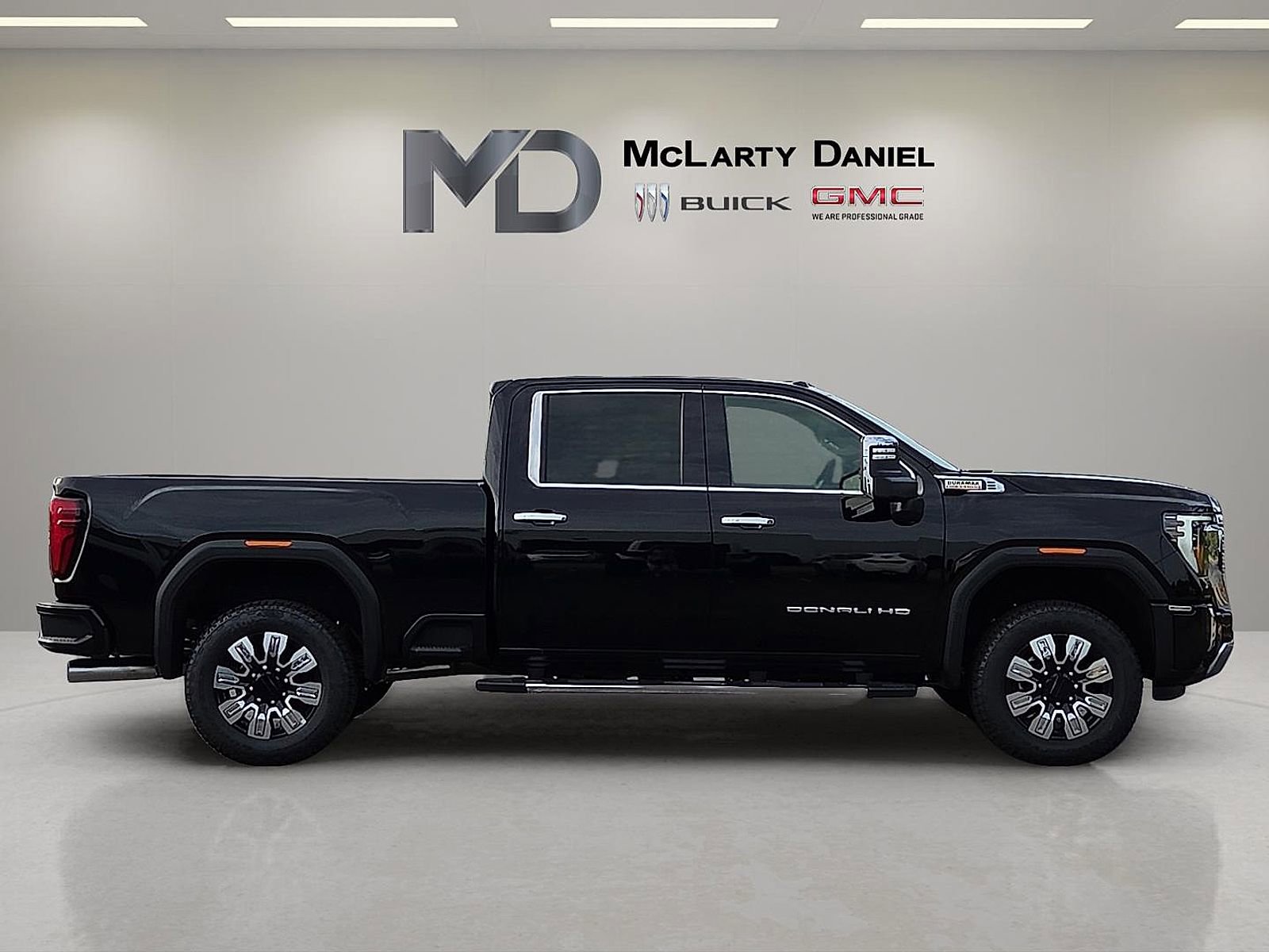 Used 2025 GMC Sierra 2500 Denali w/ Denali Reserve Package image 6