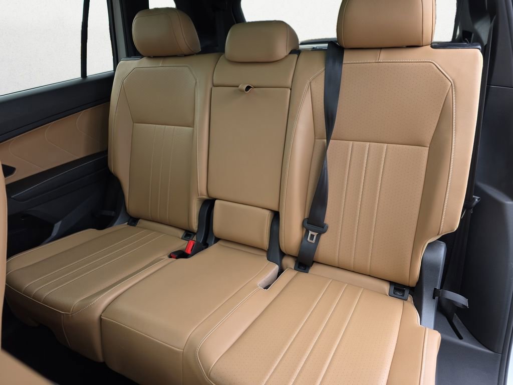 Used 2024 Volkswagen Tiguan SE image 8