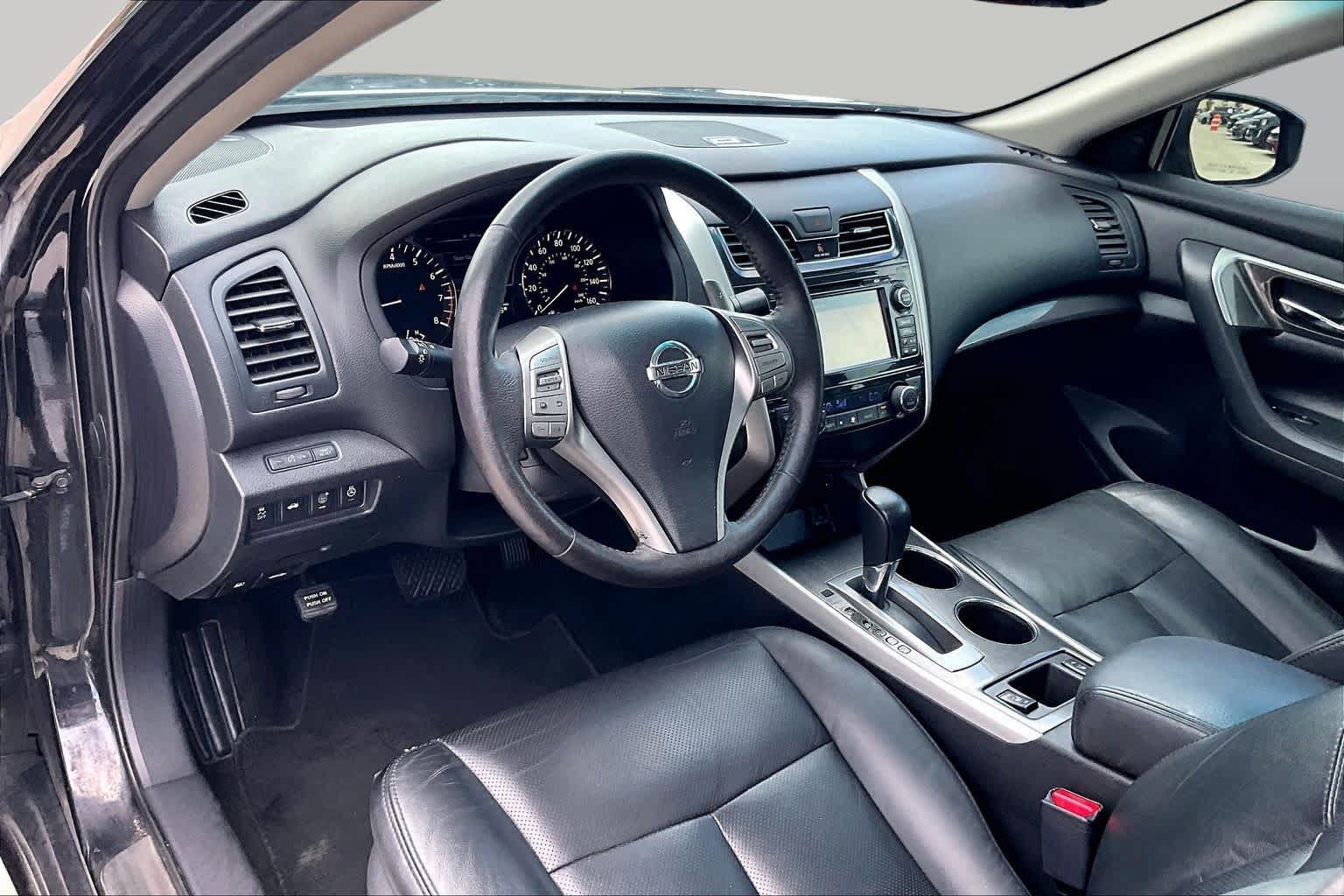 Used 2015 Nissan Altima 3.5 SL FWD image 16