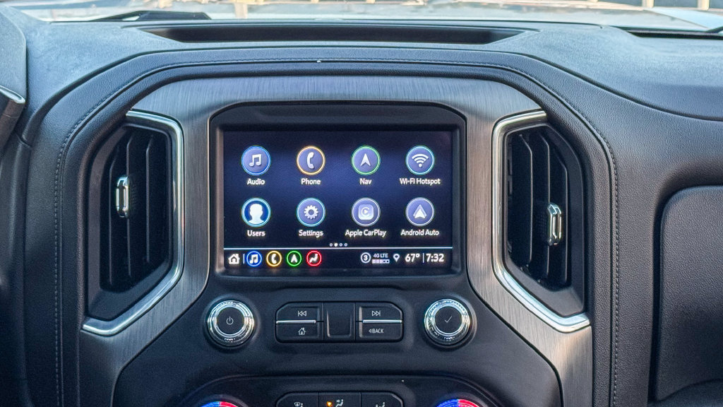 Used 2022 GMC Sierra 2500 Denali w/ Technology Package AWD/4WD image 16