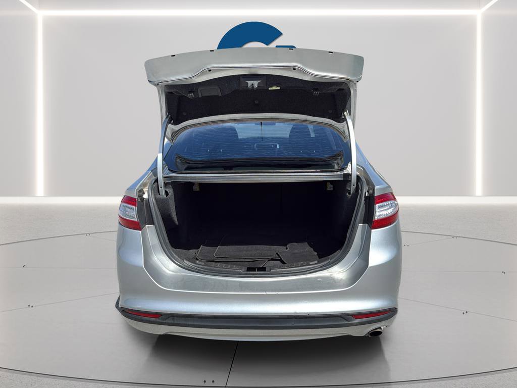 Used 2016 Ford Fusion SE FWD image 13