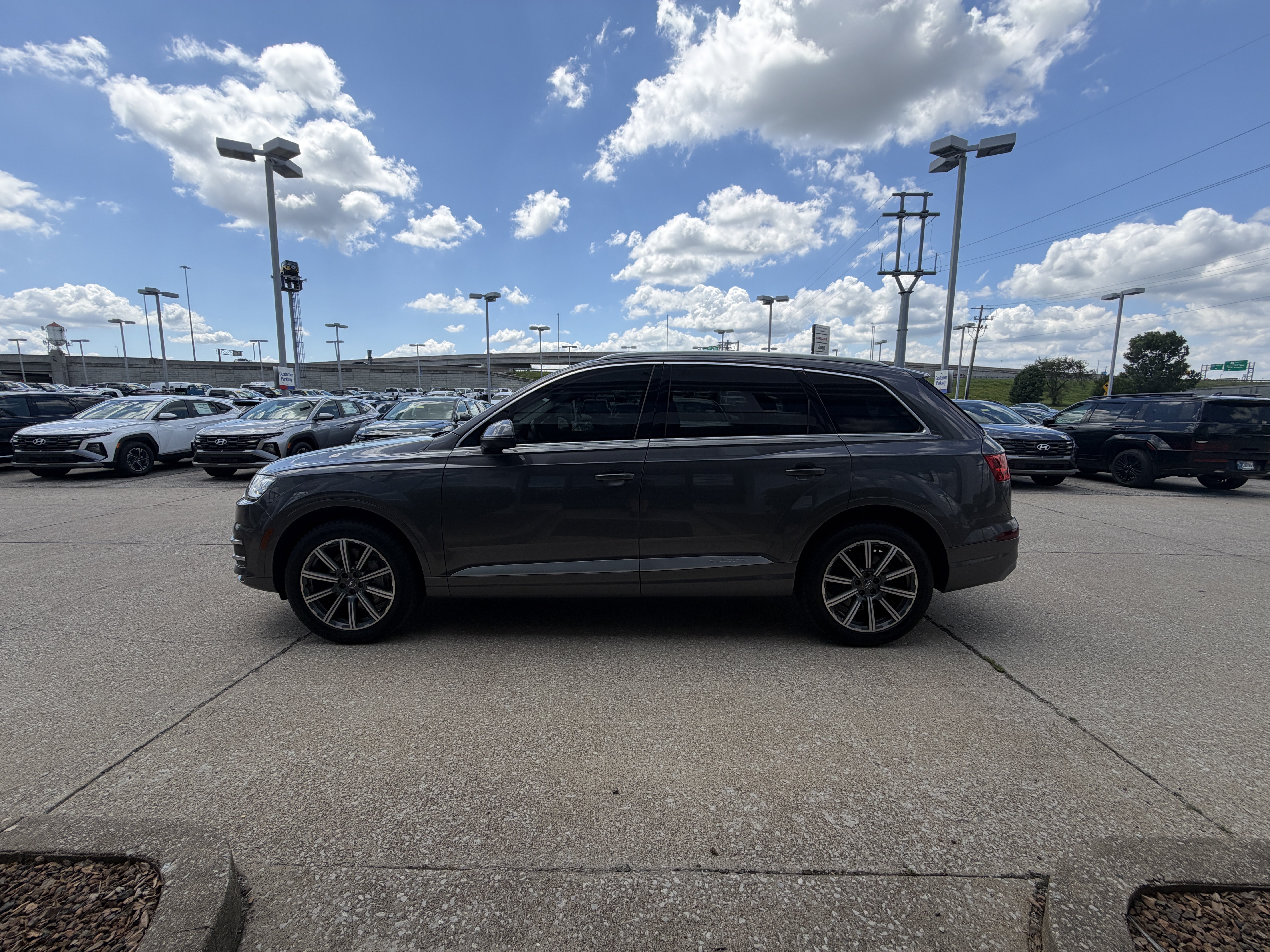 Used 2019 Audi Q7 3.0T Premium w/ Convenience Package AWD/4WD image 40