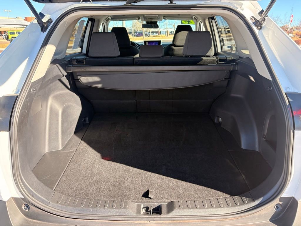 Used 2025 Toyota RAV4 XLE image 31