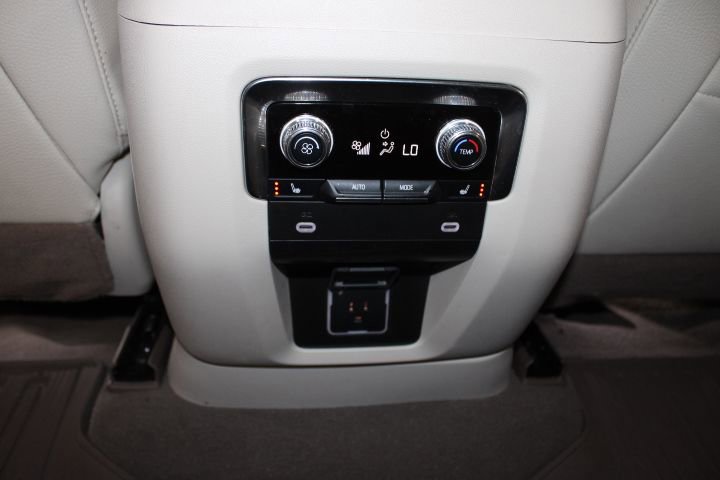 Used 2024 GMC Yukon XL Denali AWD/4WD image 25