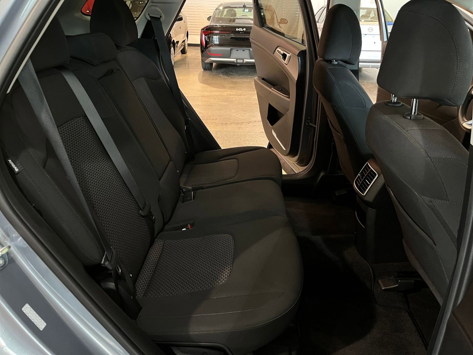 Used 2025 Kia Sportage LX FWD image 37