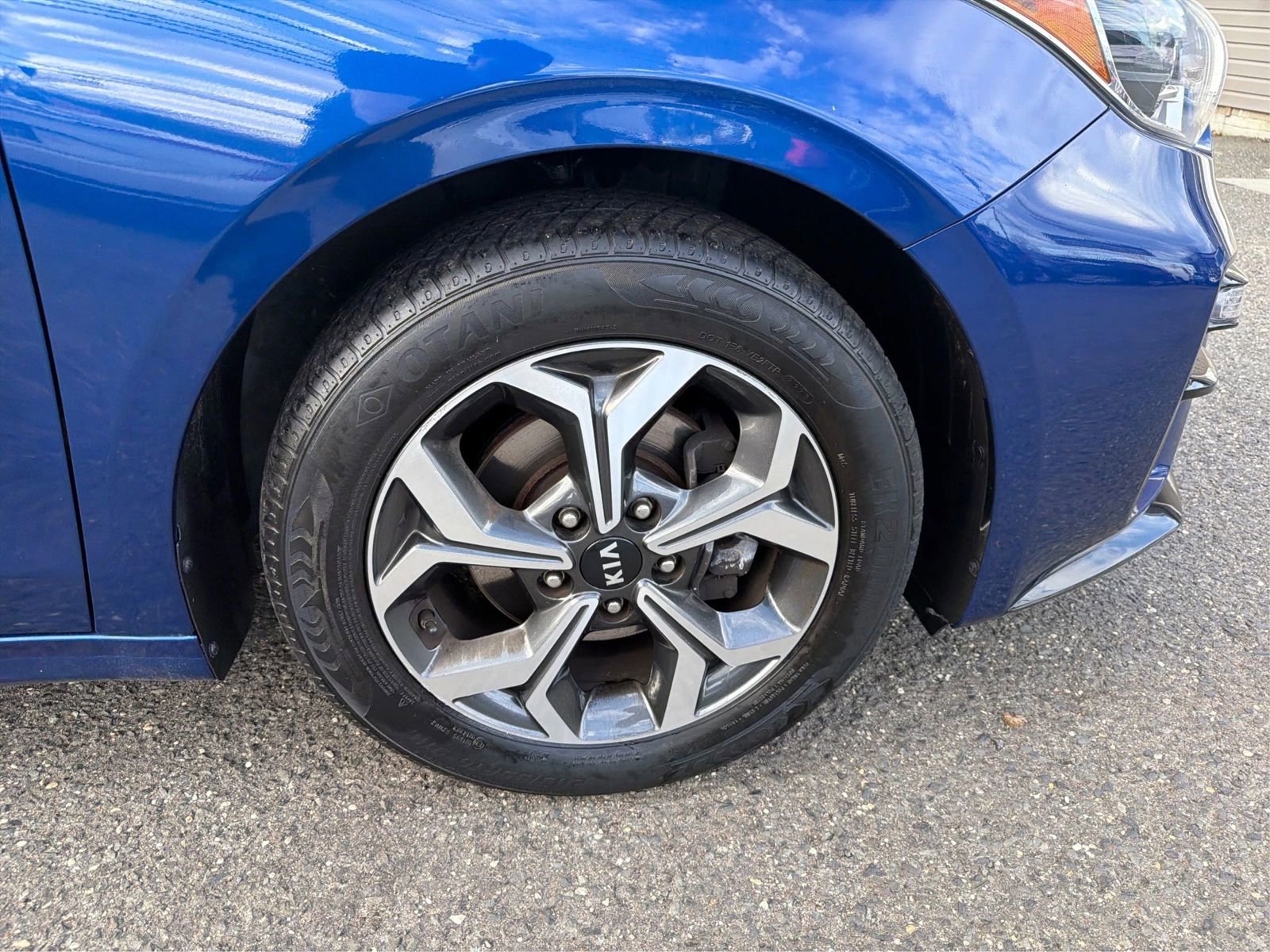 Used 2020 Kia Forte LXS FWD image 13
