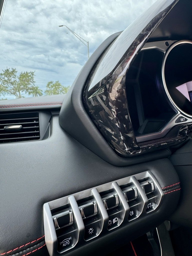 Used 2015 Lamborghini Aventador LP 700-4 image 17