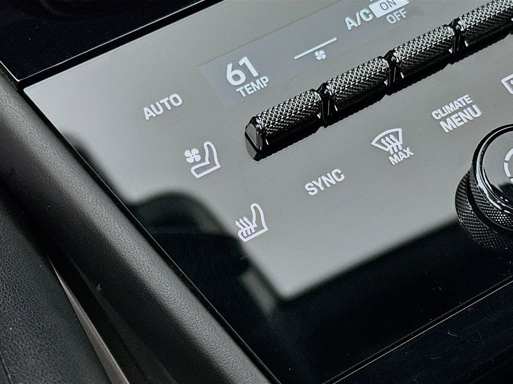 Certified 2024 Porsche Cayenne AWD/4WD image 23