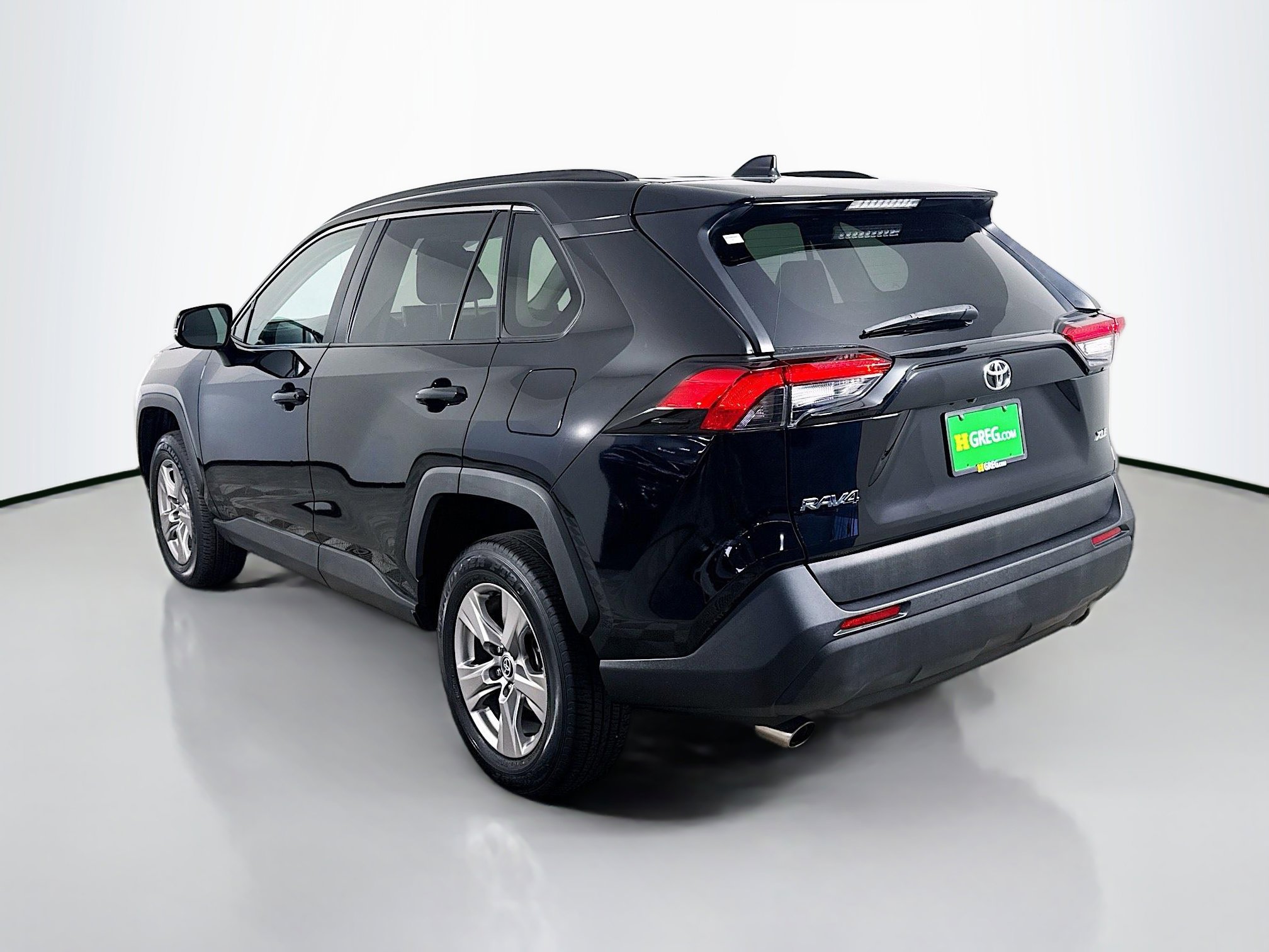 Used 2023 Toyota RAV4 XLE w/ Convenience Package image 7