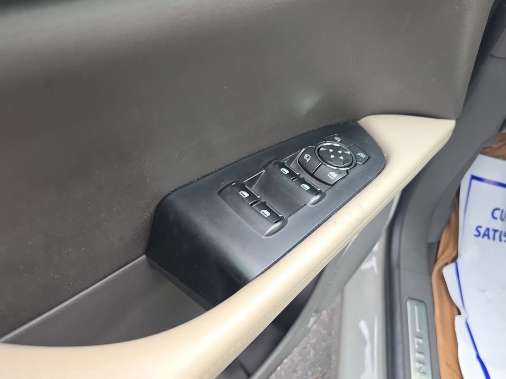 Used 2022 Lincoln Nautilus FWD w/ Premium Package image 18