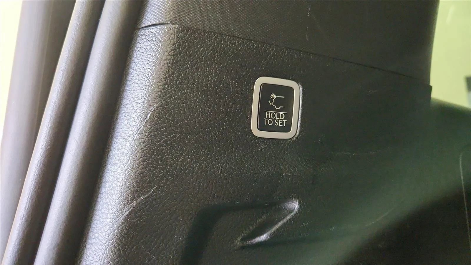 Used 2024 Jeep Wagoneer L Series II w/ Flexible Seating Group image 23