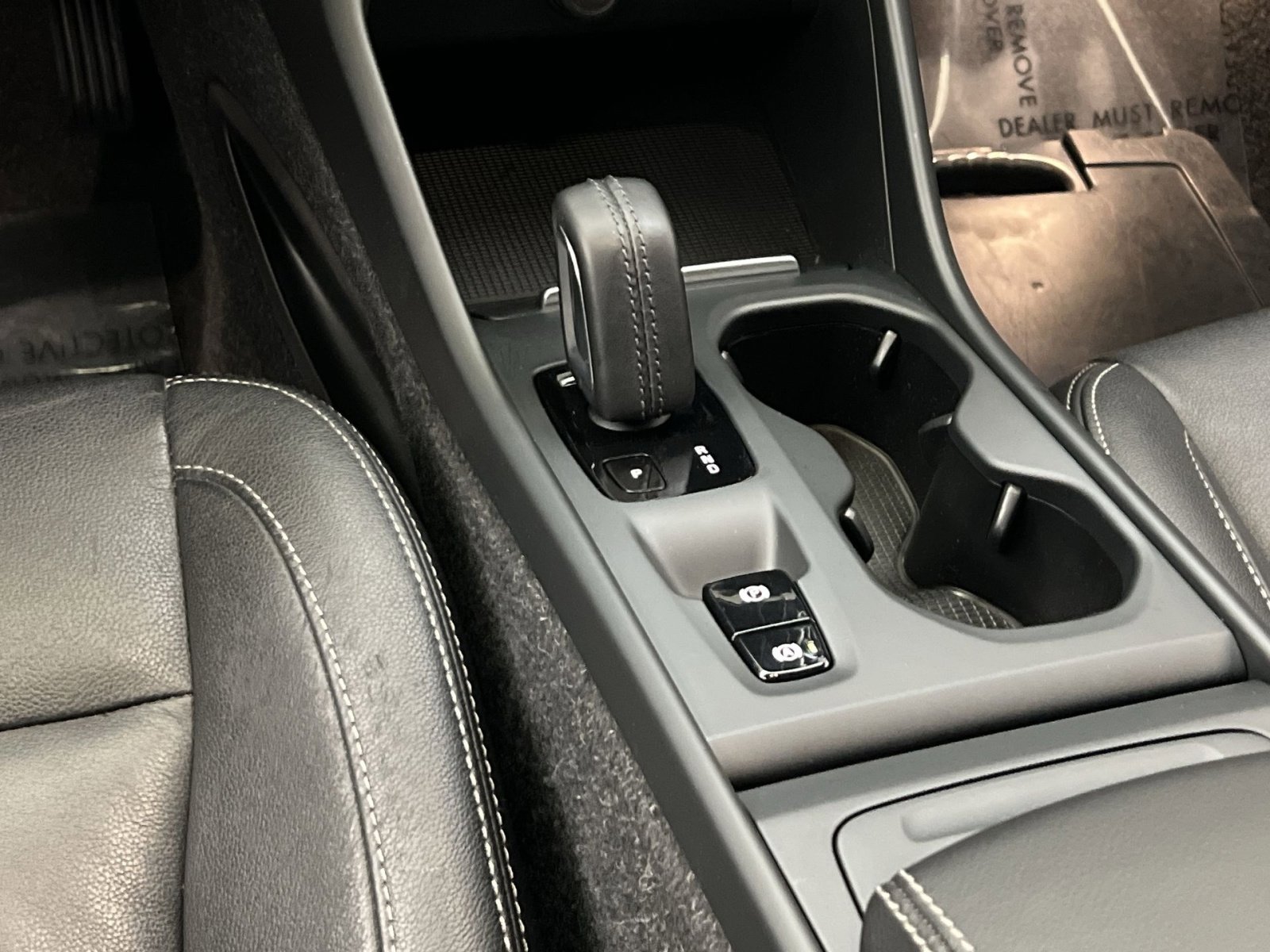 Used 2021 Volvo XC40 T5 Momentum w/ Premium Package image 20