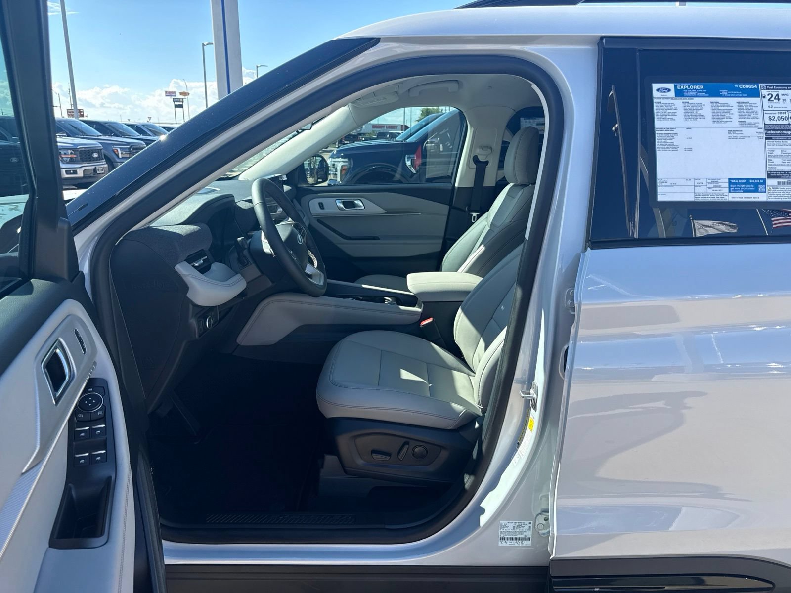 New 2026 Ford Explorer Active w/ Active Comfort Package RWD image 16