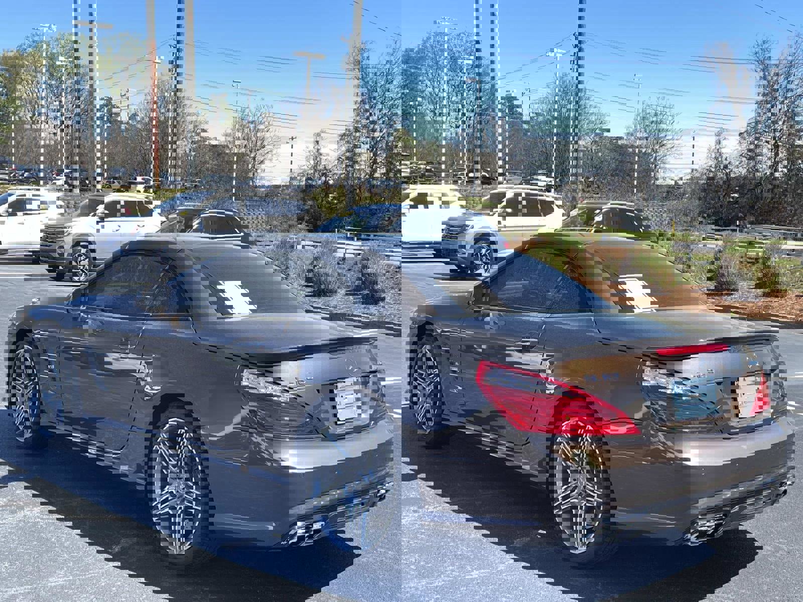 Used 2015 Mercedes-Benz SL 63 AMG w/ Driver Assistance Package image 37