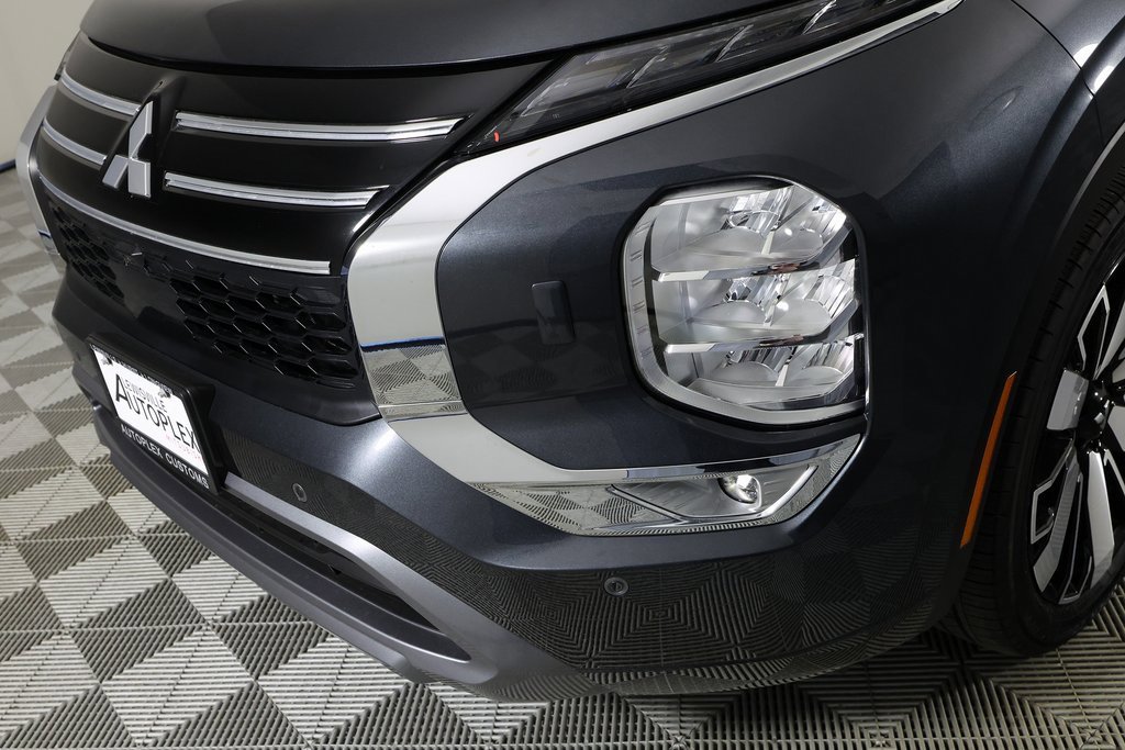 Used 2025 Mitsubishi Outlander SEL image 43